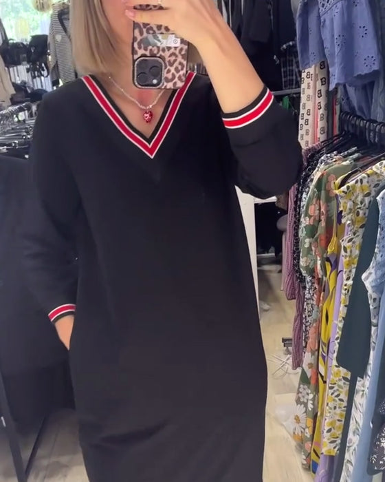 Sukienka z dekoltem w kształcie litery V i z kieszeniami