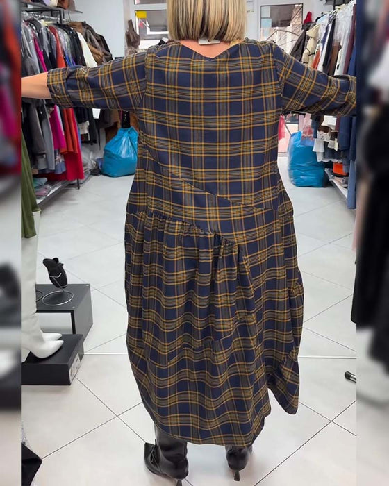 Drukowana Sukienka W Kratkę Z Okrągłym Dekoltem