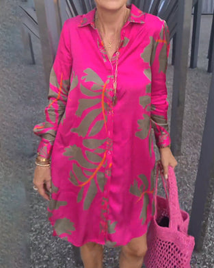 Koszulowa sukienka z długim rękawem i kołnierzykiem