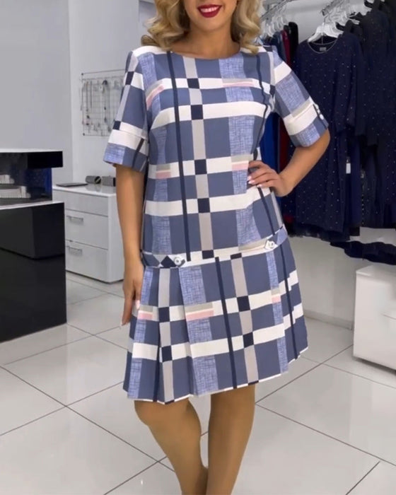 Sukienka z okrągłym dekoltem w kratę