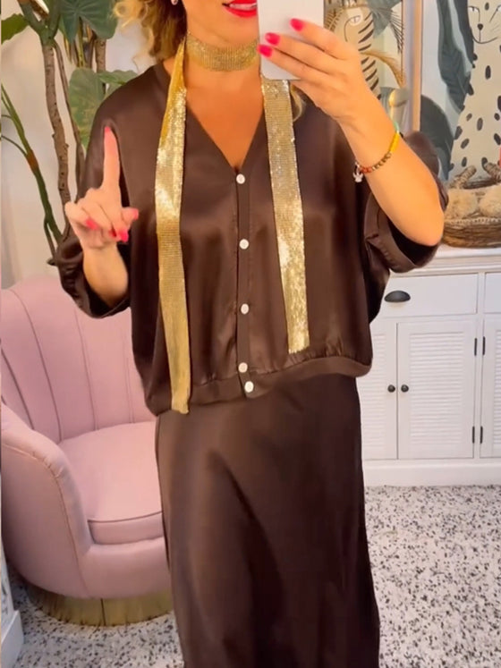 Casualowy, jednolity kolor, spódnica z guzikami i dekoltem w serek