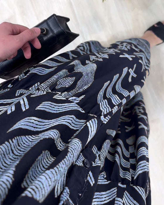 Sukienka z długimi rękawami i dekoltem w kształcie litery V