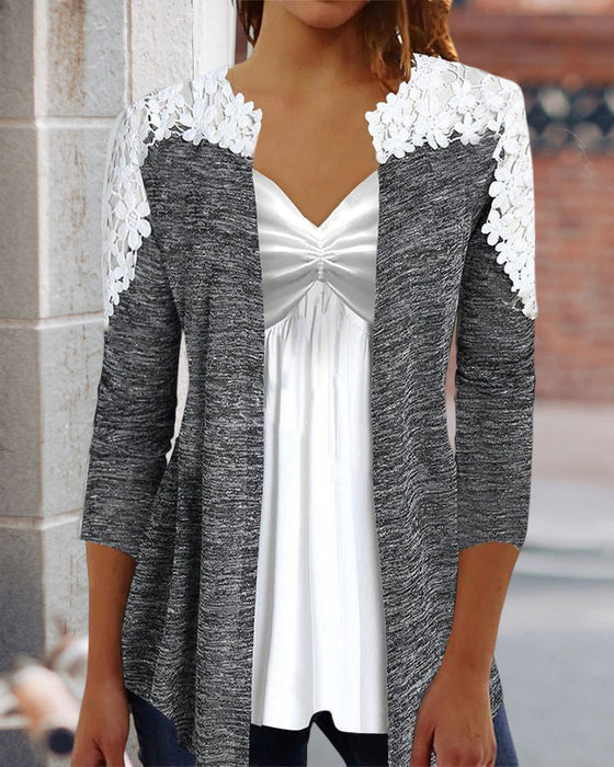 Elegancki top z dekoltem w szpic i koronką