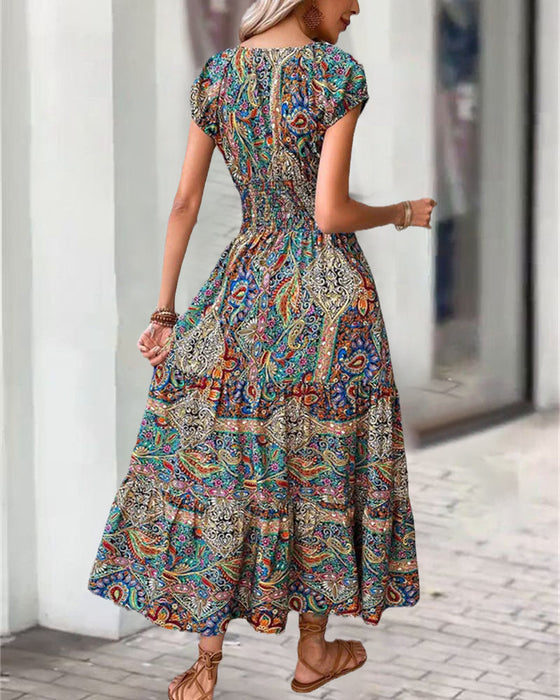 Elegancka sukienka z nadrukiem w stylu vintage