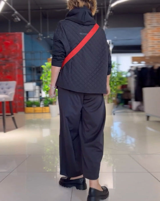 Bluza pikowana z wysokim dekoltem i długim rękawem