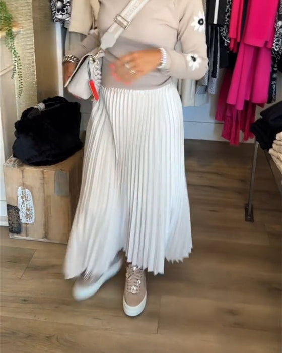 Plisowana sukienka w jednolitym kolorze