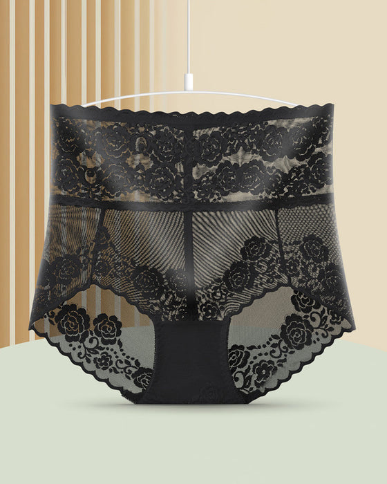 Koronkowe majtki z wysokim stanem