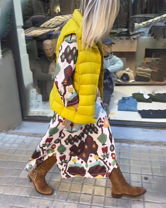 Sukienka z eleganckimi długimi rękawami