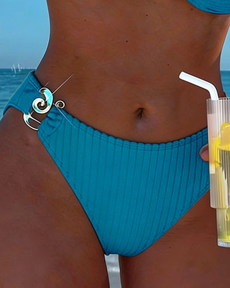 Bikini Pionowy Wzór Metalowa Klamra Rozcięcie