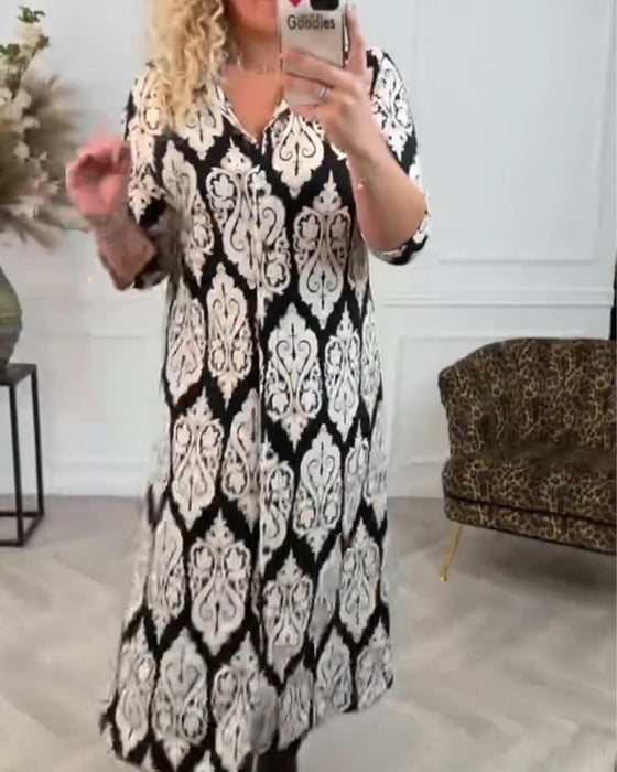 Sukienka z rozcięciami po bokach