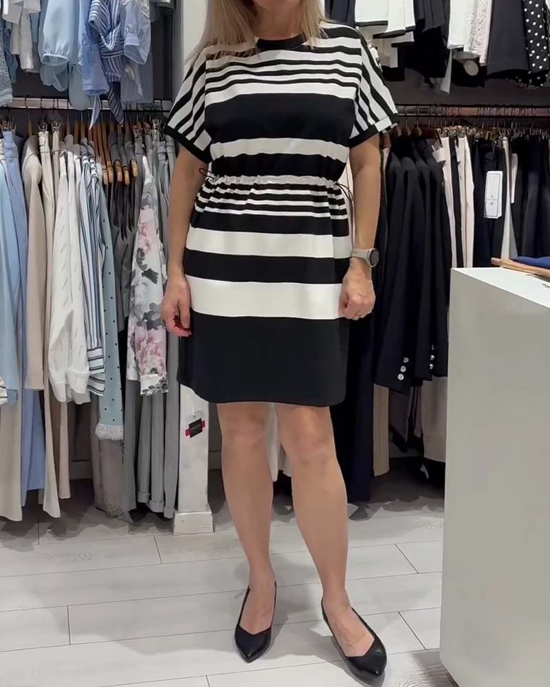 Sukienka W Paski Krótki Rękaw Shift