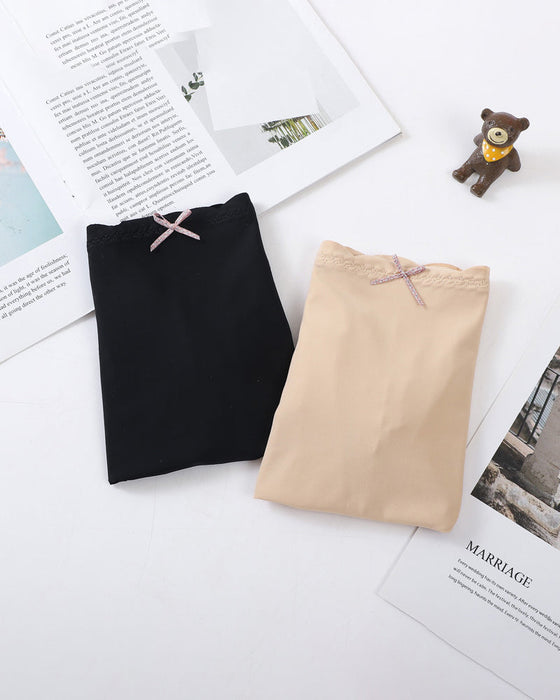 Jedwabne szorty z ozdobą