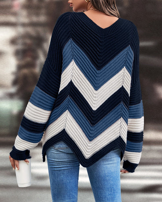 Luźny sweterek z blokami kolorów