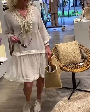 Koronkowa sukienka na co dzień z dekoltem w kształcie litery V i frędzlami