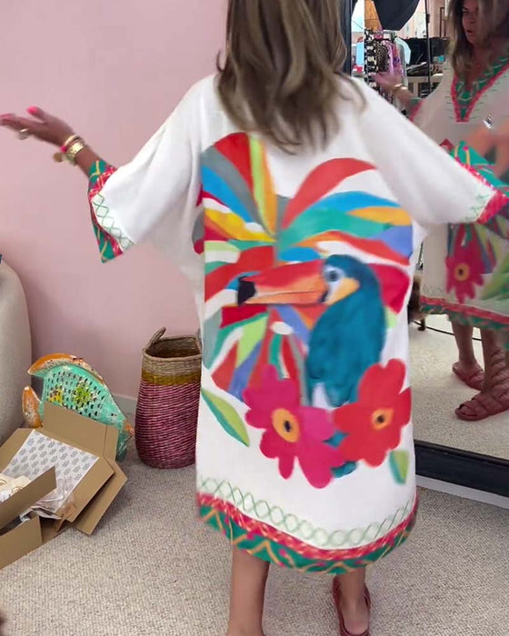 Sukienka z nadrukiem graffiti z dekoltem w szpic