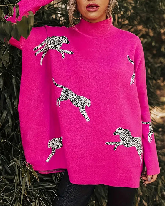 Stylowy luźny sweter z wysokim kołnierzem i nadrukiem w panterkę