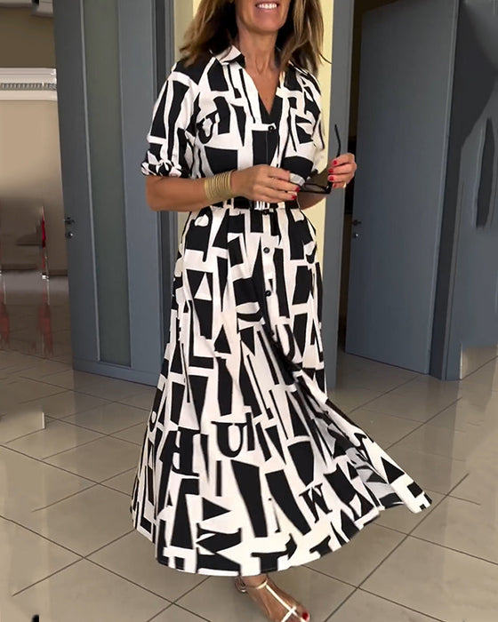 Sukienka z geometrycznym nadrukiem o luźnym kroju