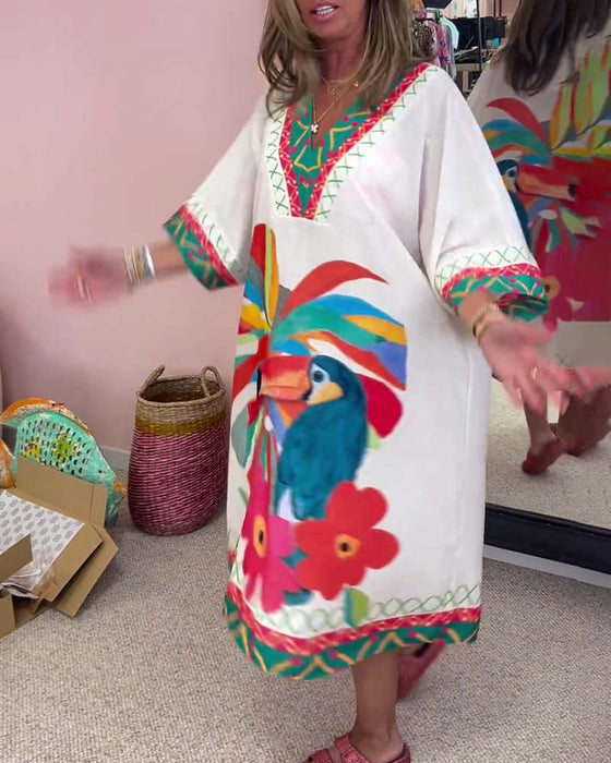 Sukienka z nadrukiem graffiti z dekoltem w szpic