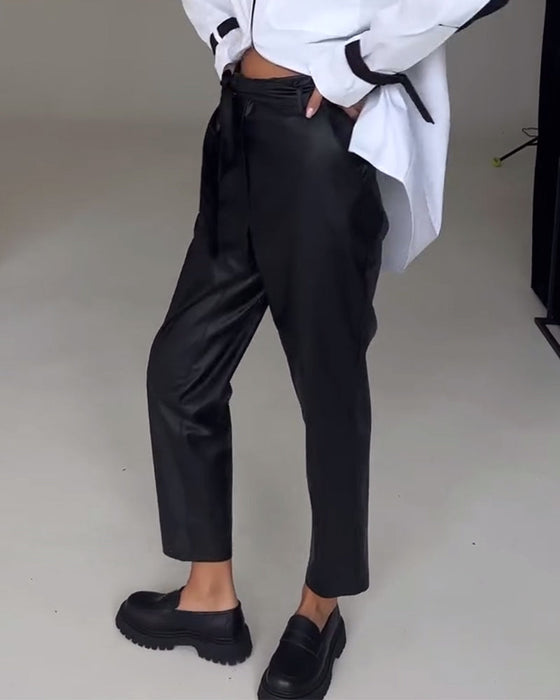 Spodnie z imitacji skóry o kroju slim fit