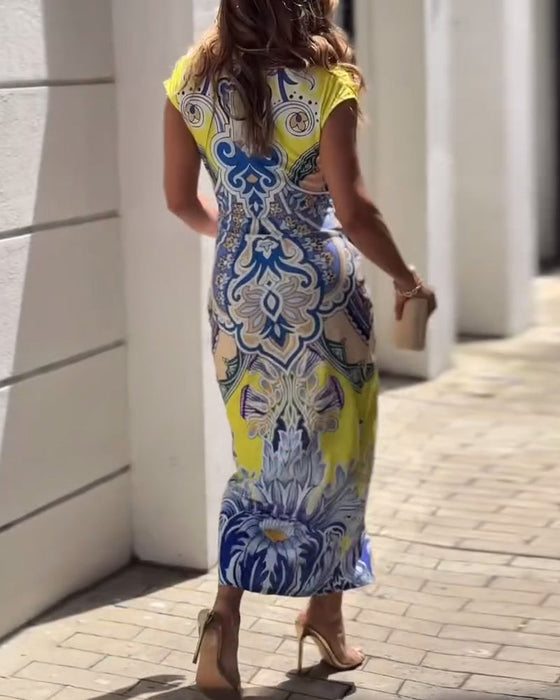 Elegancka sukienka w stylu vintage z dekoltem w kształcie litery V