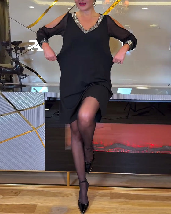 Sukienka modna z dekoltem w serek, jednolitym kolorem i przeszyciami, dopasowana