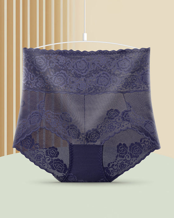 Koronkowe majtki z wysokim stanem