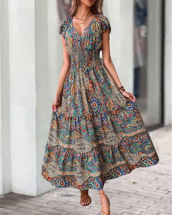 Elegancka sukienka z nadrukiem w stylu vintage