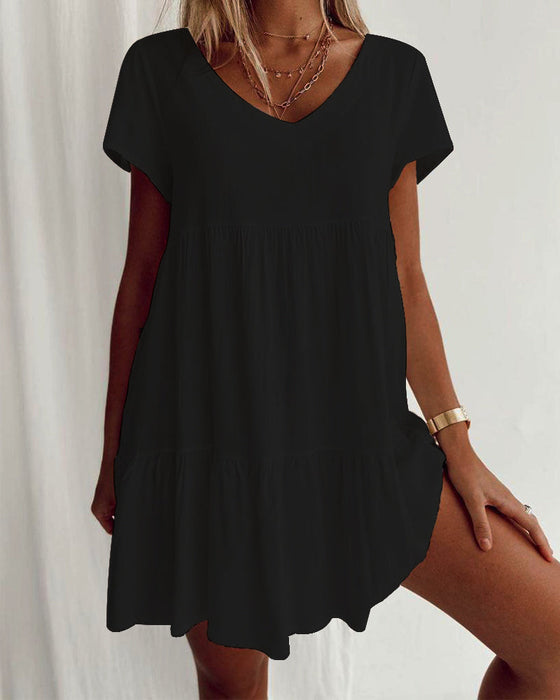 Sukienka z krótkim rękawem i dekoltem w serek