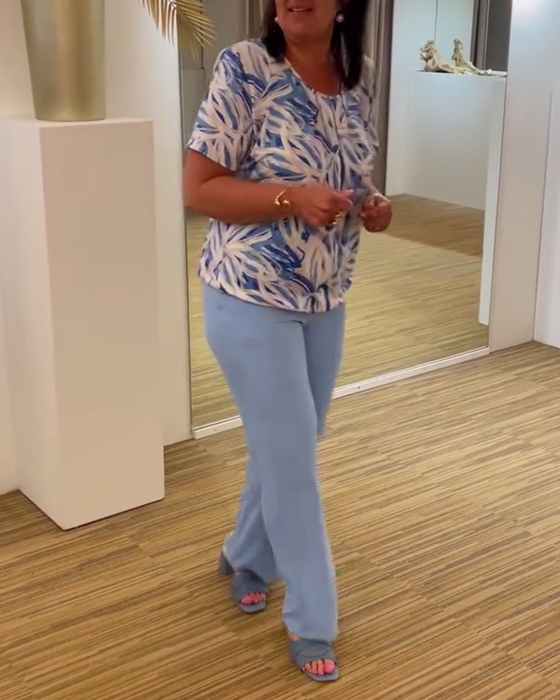 Plisowana bluzka z krótkim rękawem i okrągłym dekoltem z nadrukiem