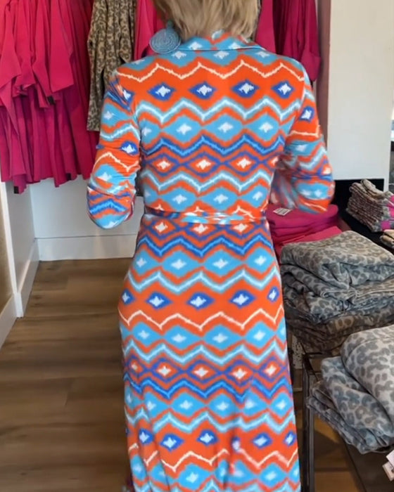 Sukienka z kolorowymi nadrukami