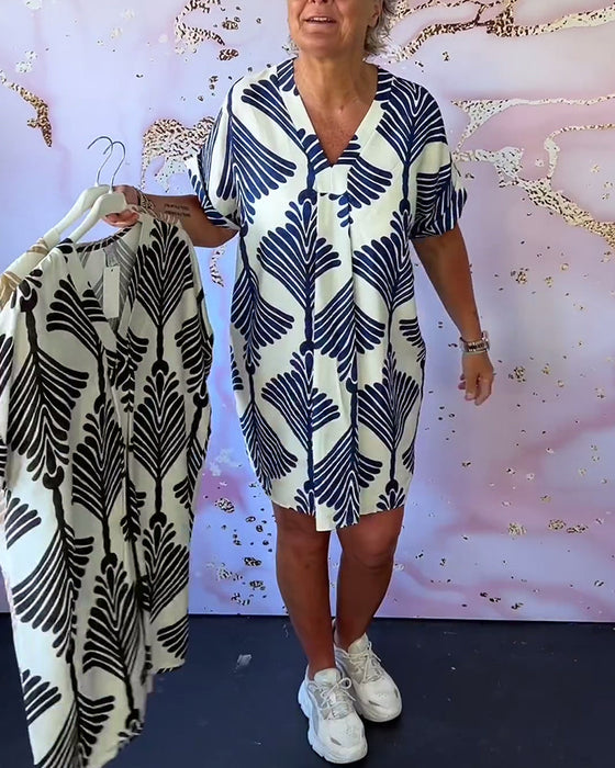 Sukienka z krótkim rękawem i dekoltem w kształcie litery V