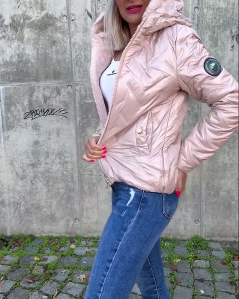 Swobodna jednokolorowa pikowana kurtka z kapturem i zamkiem błyskawicznym