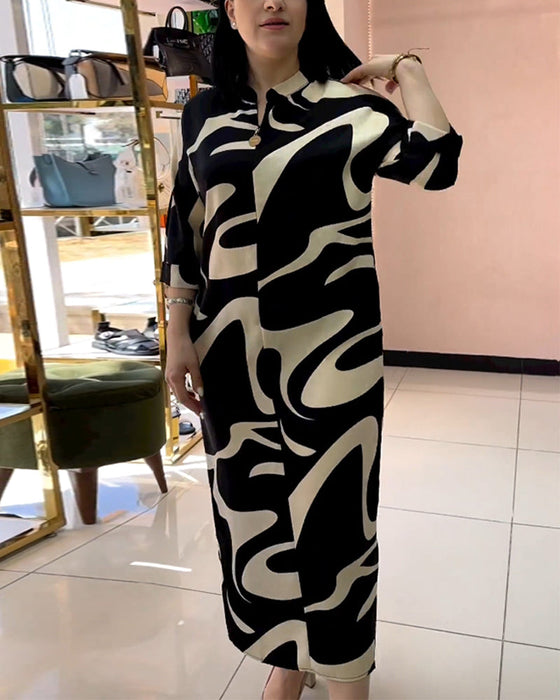 Sukienki w kontrastowych kolorach i nadrukach