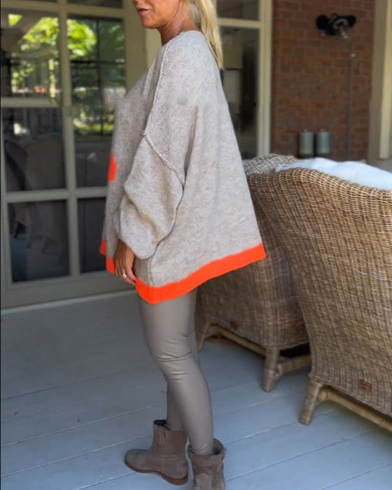 Sweter z dekoltem w kształcie litery V w kwiatowy wzór