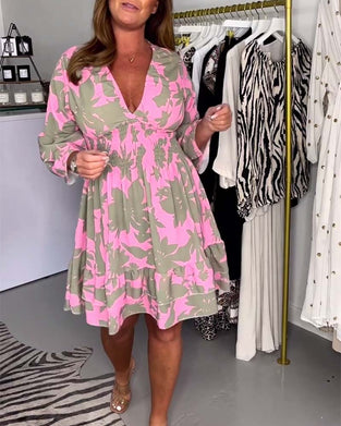 Sukienka z głębokim dekoltem w kształcie litery V i dekoltem