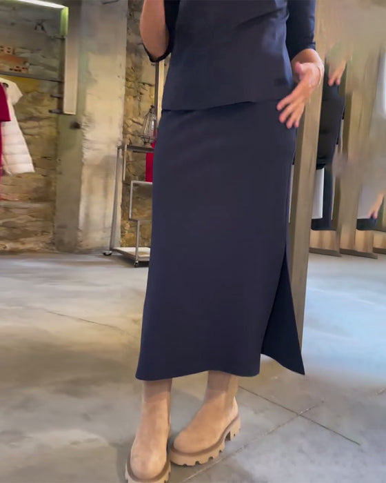 Prosta spódnica garniturowa w jednolitym kolorze z okrągłym dekoltem