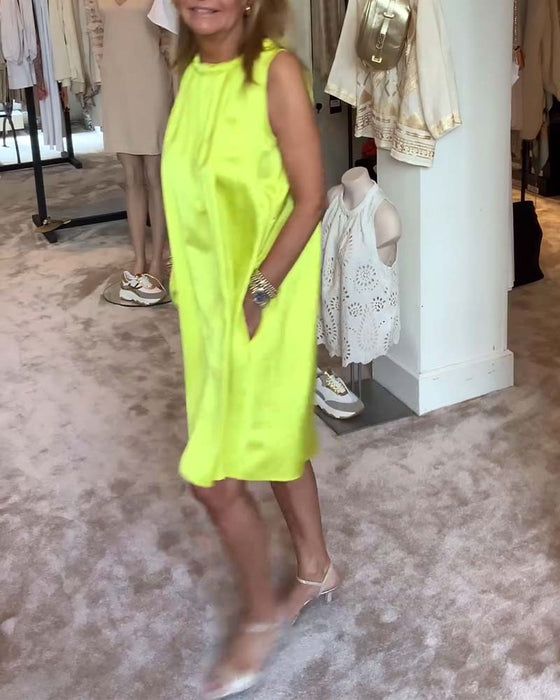 Damska plisowana sukienka bez rękawów w jednolitym kolorze