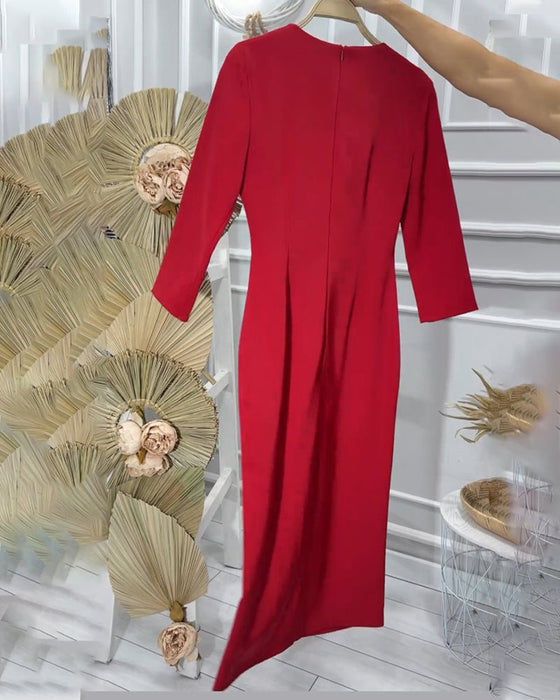 Romantyczna długa sukienka w jednolitym kolorze z okrągłym dekoltem