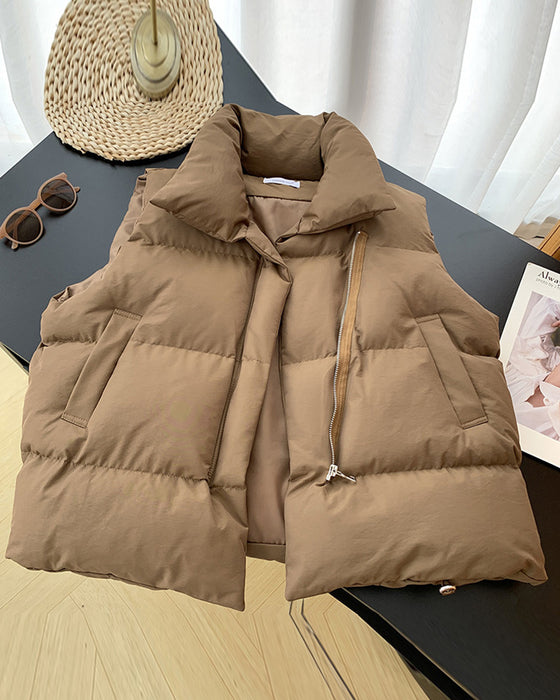 Prosta jednokolorowa pikowana kurtka z kieszenią zapinaną na zamek