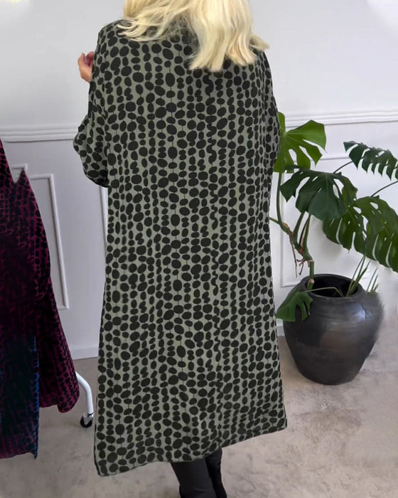 Sukienka w stylu retro w kropki z dekoltem w kształcie litery V