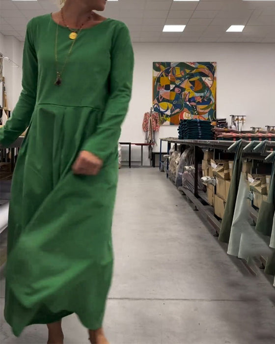 Sukienka w jednolitym kolorze z okrągłym dekoltem