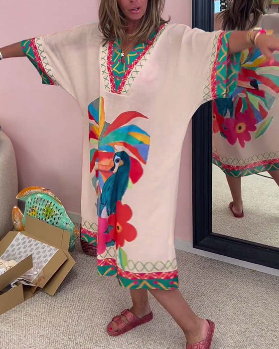 Sukienka z nadrukiem graffiti z dekoltem w szpic