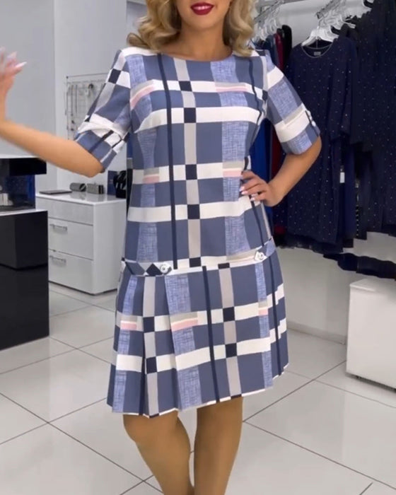 Sukienka z okrągłym dekoltem w kratę