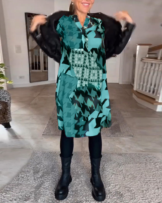 Sukienka z długimi rękawami i dekoltem w serek