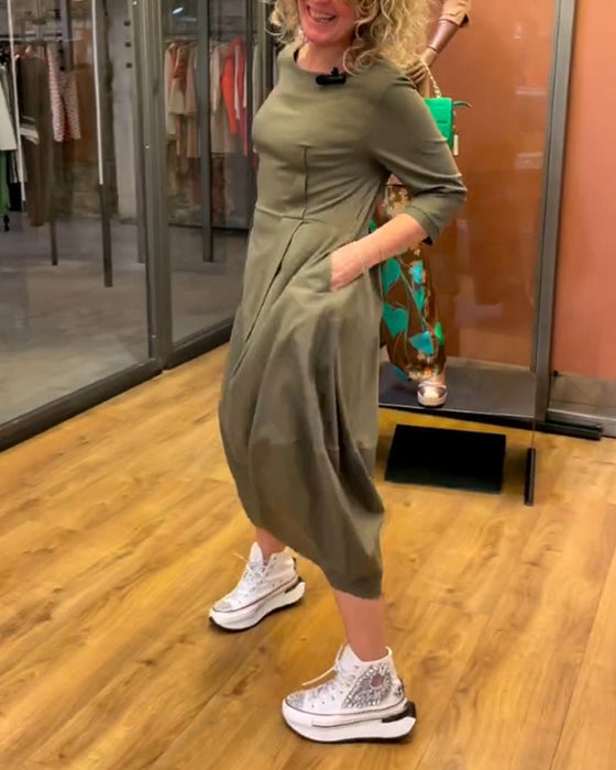 Sukienka z okrągłym dekoltem i rękawem 2/3