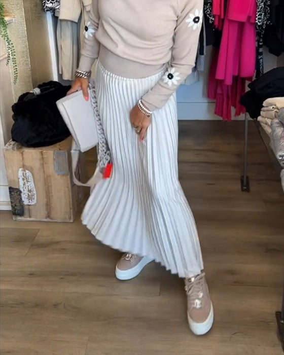 Plisowana sukienka w jednolitym kolorze