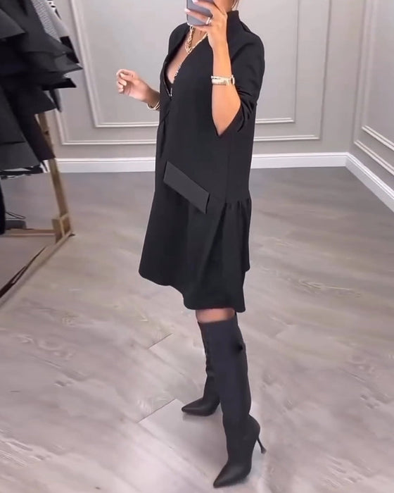 Sukienka o artystycznym charakterze i dekoltem w kształcie litery V