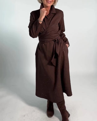 Stylowa Migocząca Sukienka Z Modelowaniem Talii