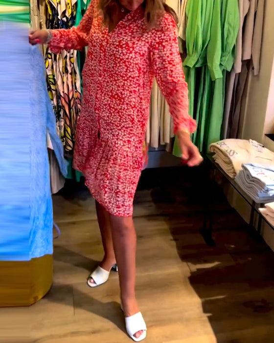 Sukienka z guzikami i dekoltem w kształcie litery V w kwiatowy wzór