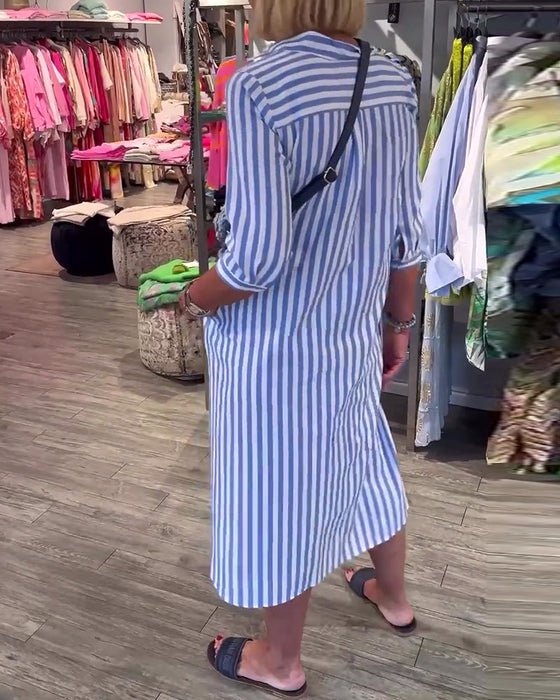 Sukienka w paski zapinana na guziki